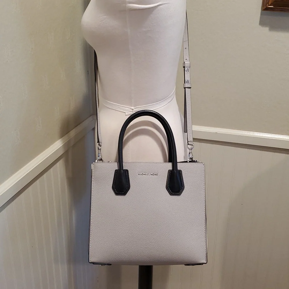 Like NEW Michael Kors Accordion Mercer Bag Medium